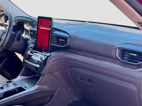 Used 2022 Ford Explorer Platinum w/ Equipment Group 601A image 32