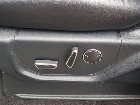 Used 2021 Ford Expedition Max Limited image 9