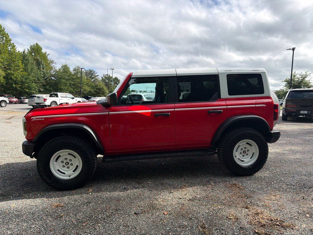 Used 2023 Ford Bronco Heritage Edition AWD/4WD image 3