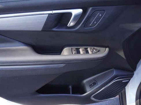 Used 2025 Buick Enclave Preferred image 12