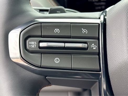 New 2026 GMC Yukon XL AT4 w/ LPO, Floor Liner Package AWD/4WD image 17