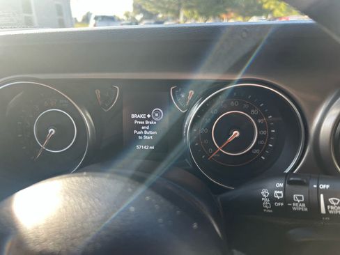 Used 2021 Jeep Wrangler Unlimited Sport image 14