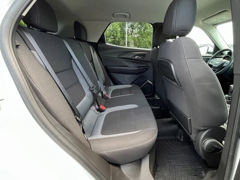 Used 2023 Chevrolet TrailBlazer LT AWD/4WD image 17