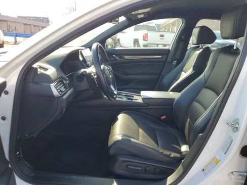 Used 2018 Honda Accord Sport image 13