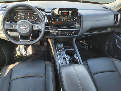 Certified 2024 Nissan Pathfinder SL w/ SL Premium Package FWD image 13