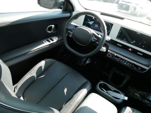 Used 2024 Hyundai Ioniq 5 Limited AWD/4WD image 9