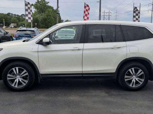 Used 2017 Honda Pilot EX image 5