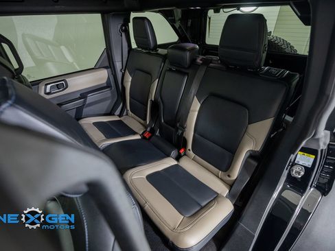 Used 2024 Ford Bronco Wildtrak AWD/4WD image 36