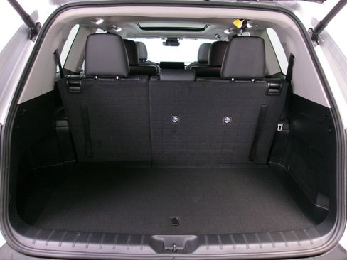 Used 2024 Toyota Grand Highlander AWD image 14