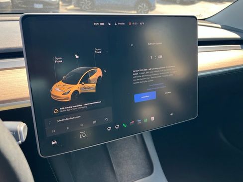 Used 2021 Tesla Model 3 Standard Range Plus RWD image 16