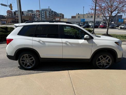 Used 2023 Honda Passport EX-L image 4