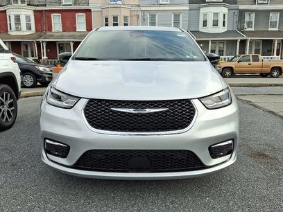 New 2026 Chrysler Pacifica Select