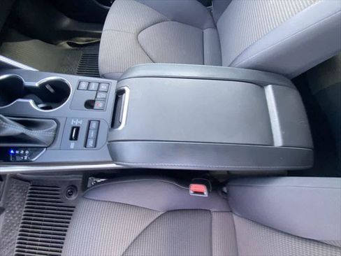 Certified 2024 Toyota Highlander LE AWD/4WD image 20
