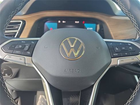 Used 2024 Volkswagen Atlas SE FWD image 26
