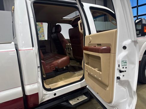 Used 2014 Ford F350 King Ranch w/ King Ranch w/Chrome Package image 64