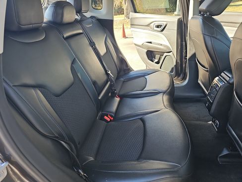 Used 2022 Jeep Compass Latitude w/ Convenience Group image 12