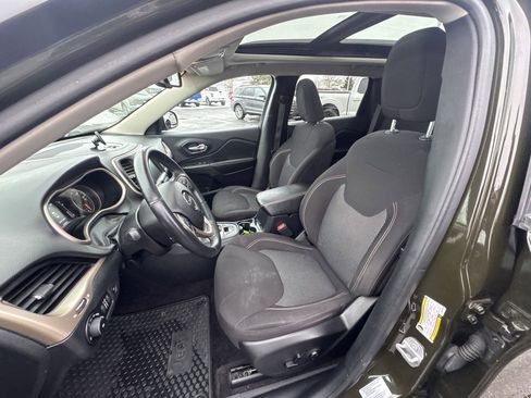 Used 2016 Jeep Cherokee 75th Anniversary image 13