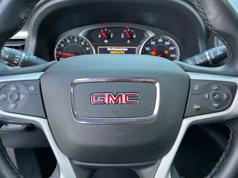 Used 2023 GMC Acadia SLT image 31