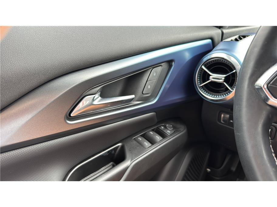 Used 2024 Chevrolet Equinox EV LT FWD image 31
