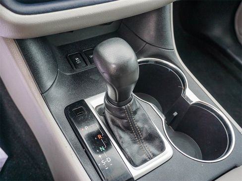 Used 2014 Toyota Highlander LE image 22