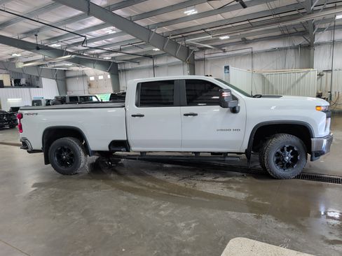 Used 2020 Chevrolet Silverado 2500 W/T w/ WT Convenience Package AWD/4WD image 2