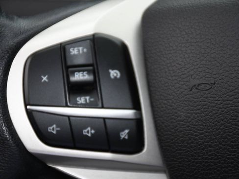 Used 2021 Ford Explorer XLT AWD/4WD image 34