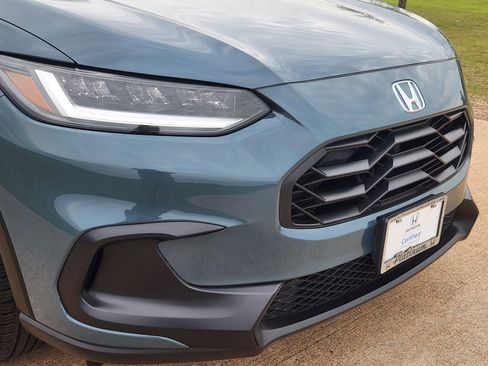 Certified 2025 Honda HR-V Sport image 12
