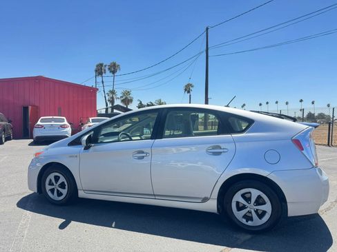 Used 2015 Toyota Prius Two FWD image 4