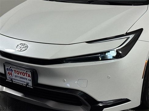 Certified 2024 Toyota Prius XLE image 3
