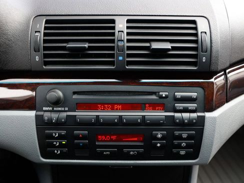 Used 2005 BMW 330Ci Convertible image 32
