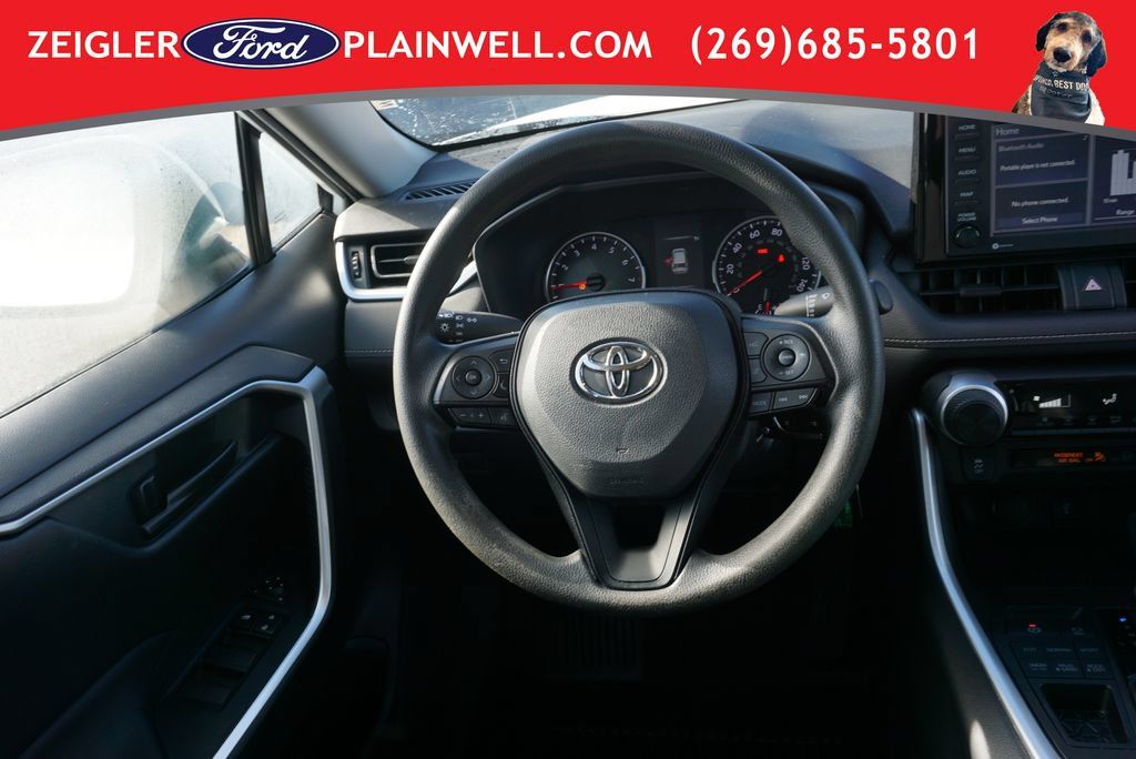 Used 2022 Toyota RAV4 LE AWD/4WD image 13