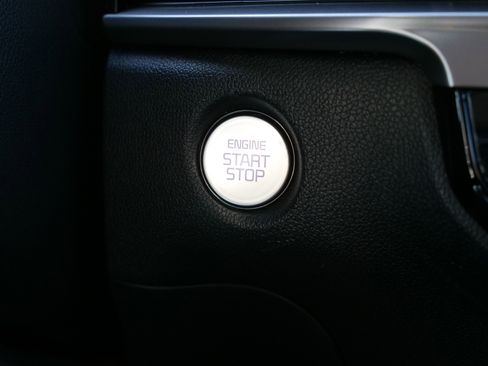 Used 2025 Kia Sorento LX image 23