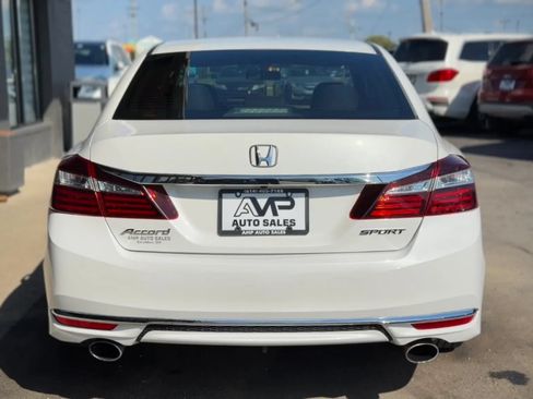 Used 2017 Honda Accord Sport image 3