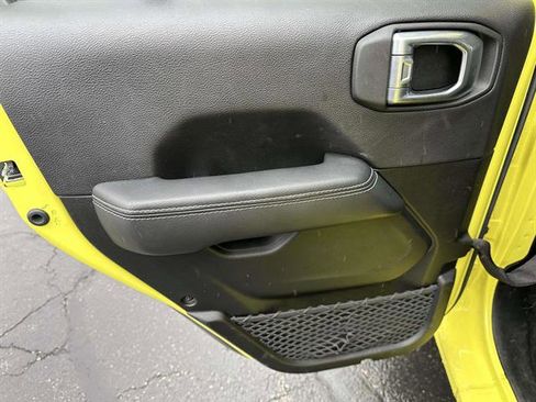 Used 2023 Jeep Wrangler Sahara image 11