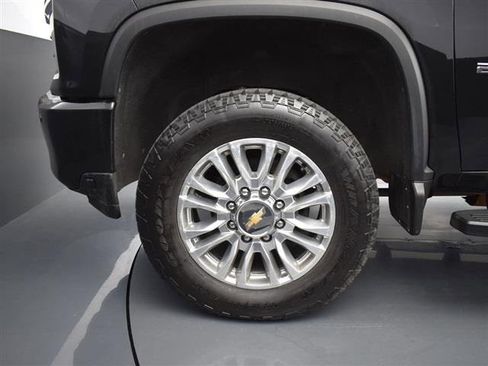 Used 2022 Chevrolet Silverado 2500 High Country image 9