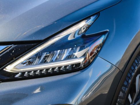 Used 2019 Nissan Murano SV w/ Premium Package FWD image 8