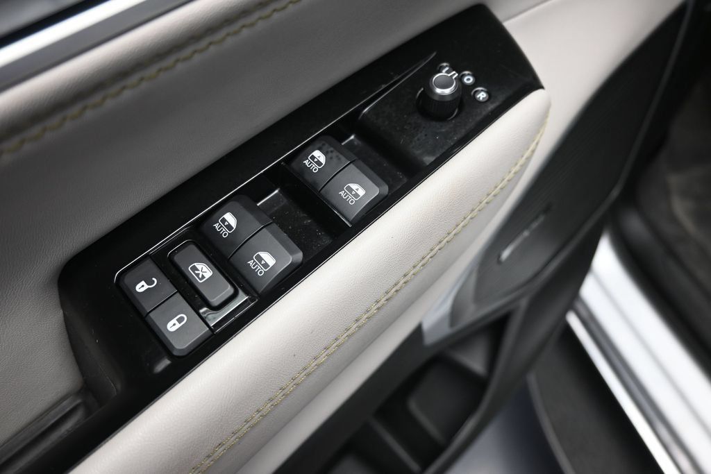 Used 2022 Jeep Wagoneer Series I AWD/4WD image 19