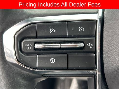 Used 2025 GMC Acadia Elevation w/ Elevation Premium Package FWD image 9