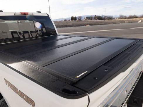 Used 2023 Ford F350 Platinum w/ Tremor Off-Road Package image 9