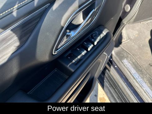 Used 2023 GMC Yukon SLT image 13