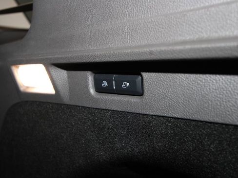 Used 2022 Lincoln Corsair Reserve w/ Luxury Package image 44