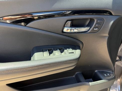 Certified 2020 Honda Pilot Touring image 23