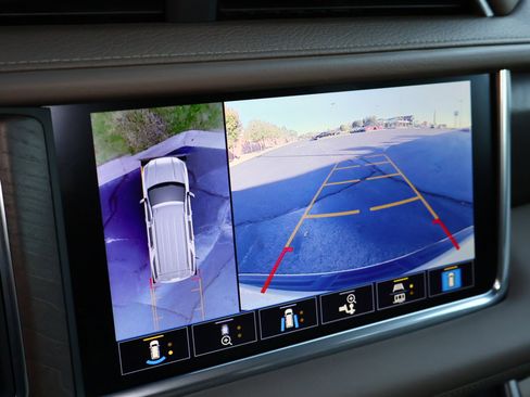 Used 2021 GMC Yukon Denali image 5