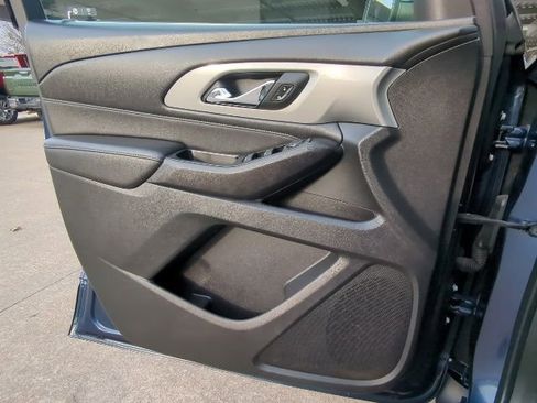 Certified 2023 Chevrolet Traverse LT image 11