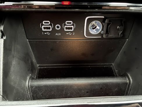 Used 2024 Jeep Grand Cherokee Laredo image 24