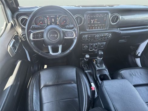 Used 2019 Jeep Wrangler Unlimited Sahara AWD/4WD image 10