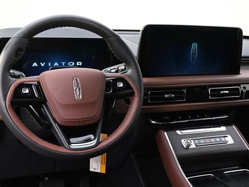 New 2026 Lincoln Aviator Reserve AWD/4WD image 12