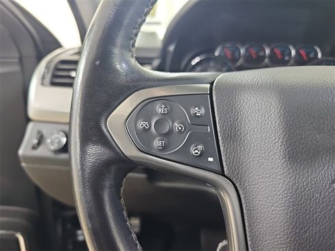 Used 2019 Chevrolet Suburban LT image 23