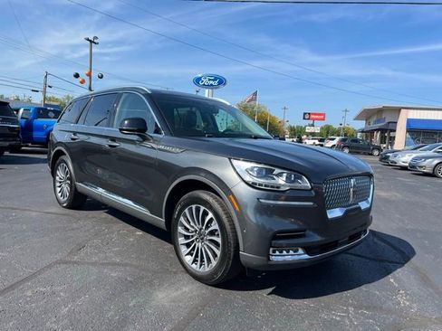 Used 2020 Lincoln Aviator Reserve w/ Equipment Group 201A image 8