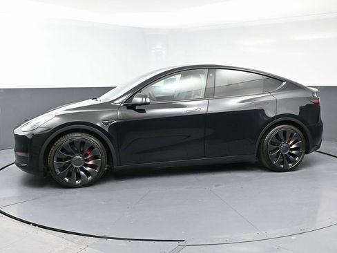 Used 2022 Tesla Model Y Performance image 5